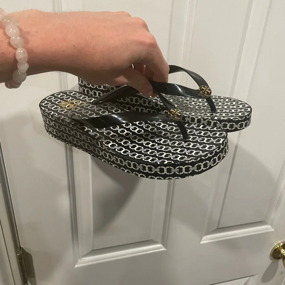 Tory Burch Black & White Platform Sandals Womens Size 9.5 - Picture 2 of 3